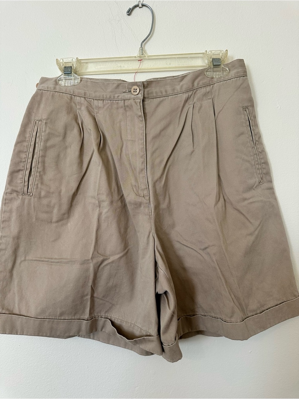 Ann Taylor Taupe High-Rise Pleated Shorts | Size 8
